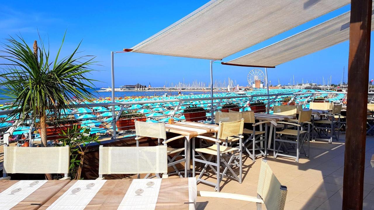 Hotel Paloma Beach Front Chiringuitos Time Rimini Dış mekan fotoğraf
