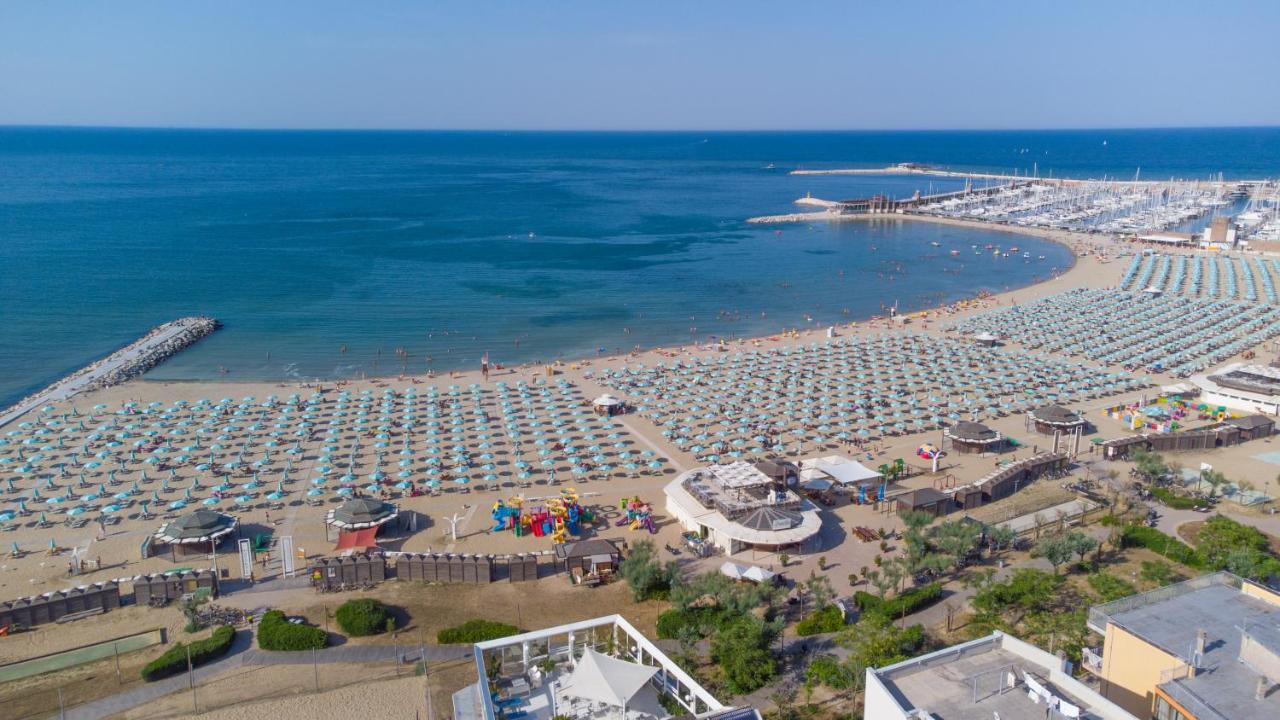 Hotel Paloma Beach Front Chiringuitos Time Rimini Dış mekan fotoğraf