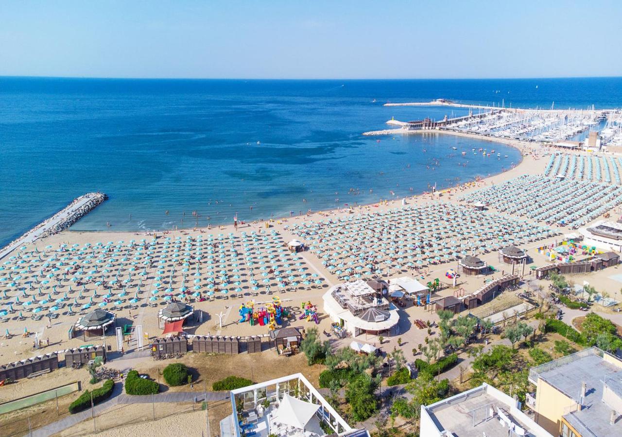 Hotel Paloma Beach Front Chiringuitos Time Rimini Dış mekan fotoğraf