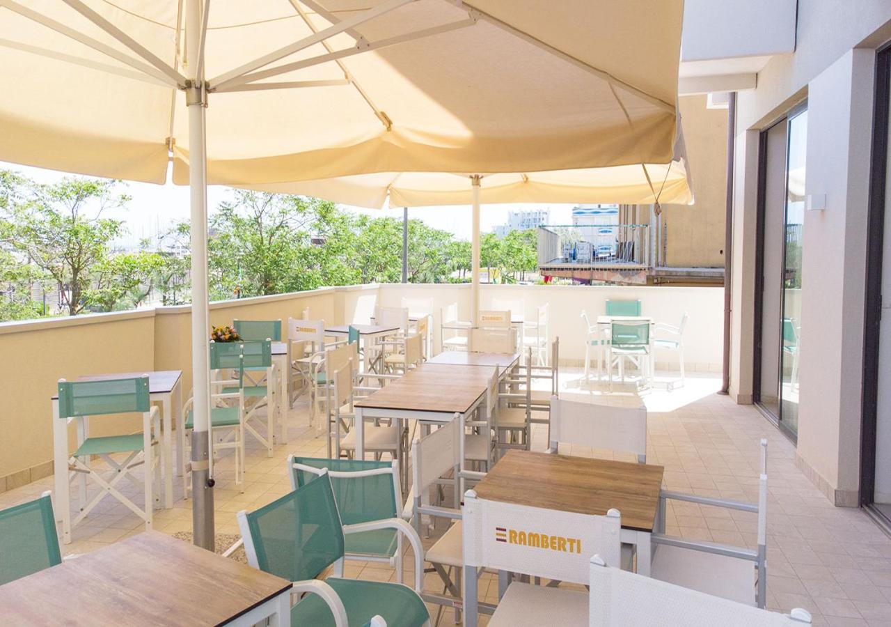 Hotel Paloma Beach Front Chiringuitos Time Rimini Dış mekan fotoğraf