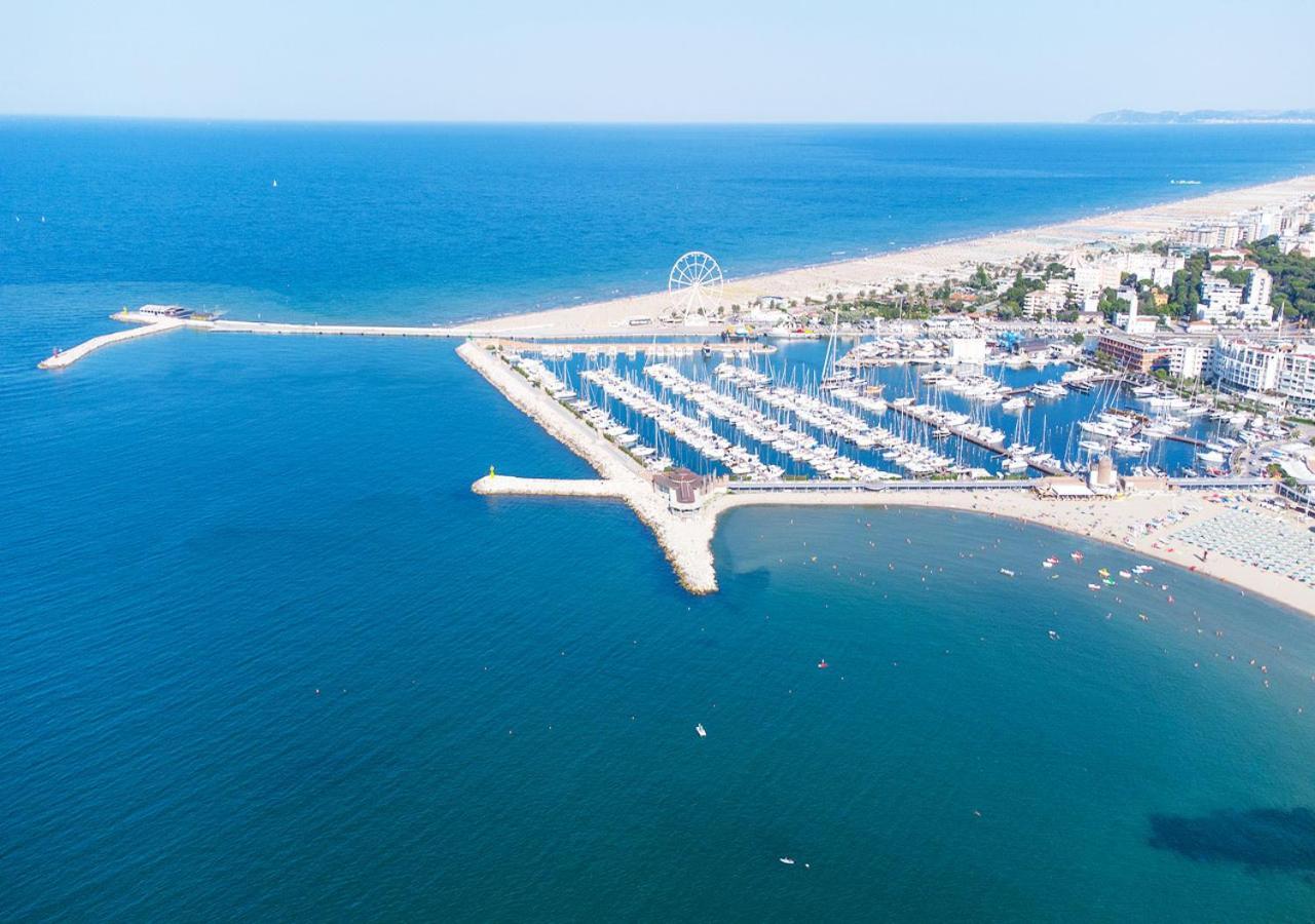 Hotel Paloma Beach Front Chiringuitos Time Rimini Dış mekan fotoğraf