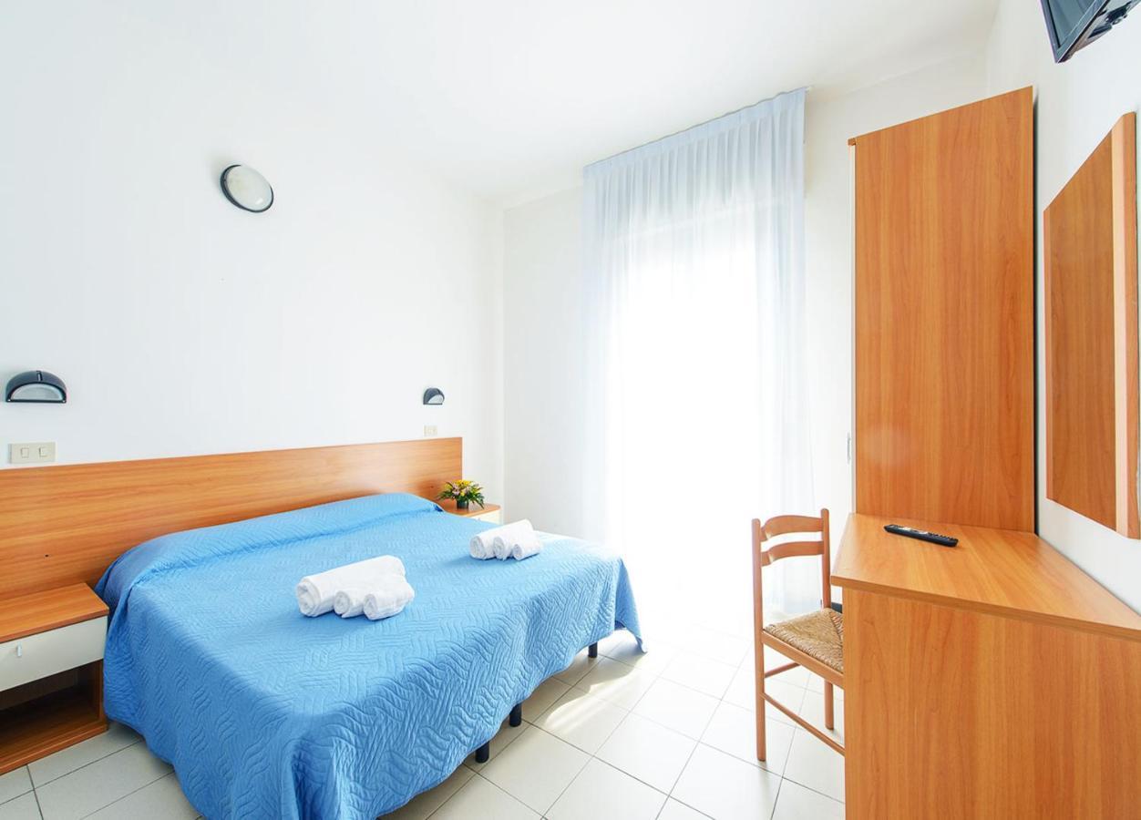Hotel Paloma Beach Front Chiringuitos Time Rimini Dış mekan fotoğraf