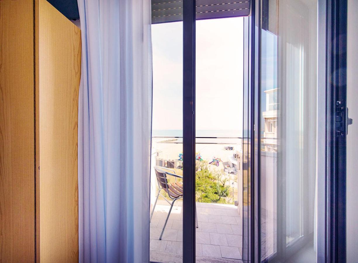 Hotel Paloma Beach Front Chiringuitos Time Rimini Dış mekan fotoğraf