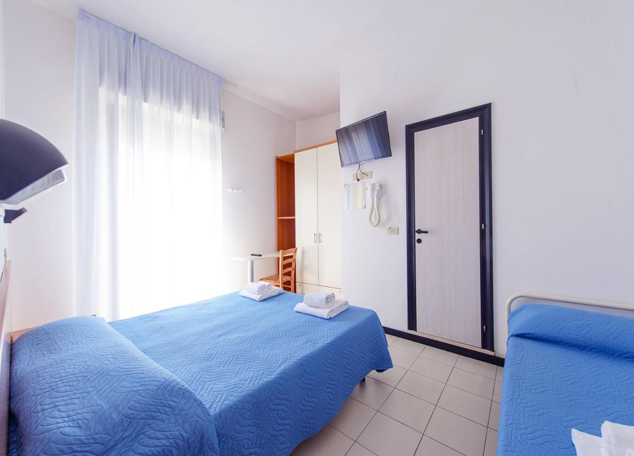 Hotel Paloma Beach Front Chiringuitos Time Rimini Dış mekan fotoğraf