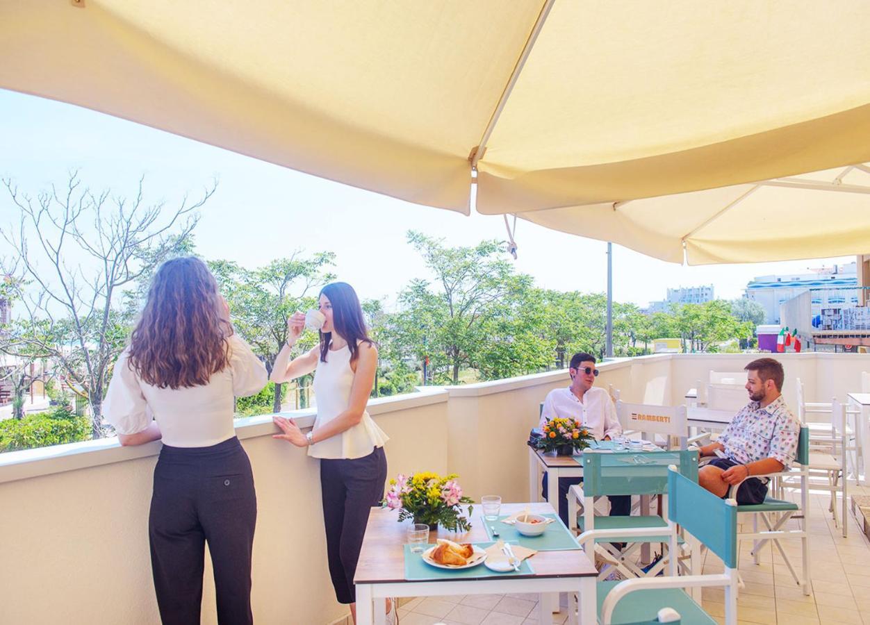 Hotel Paloma Beach Front Chiringuitos Time Rimini Dış mekan fotoğraf
