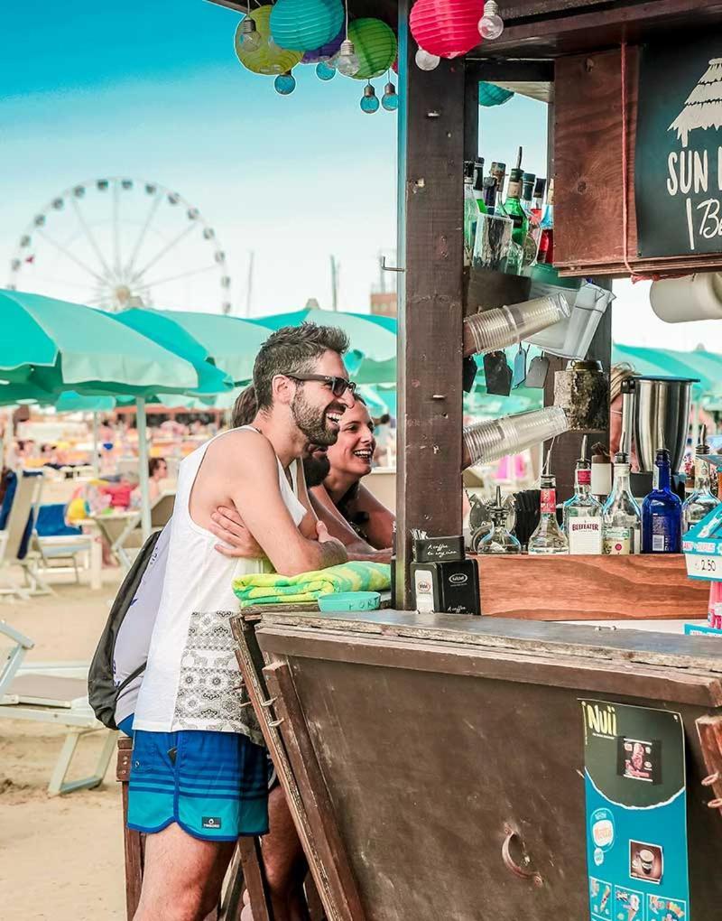 Hotel Paloma Beach Front Chiringuitos Time Rimini Dış mekan fotoğraf
